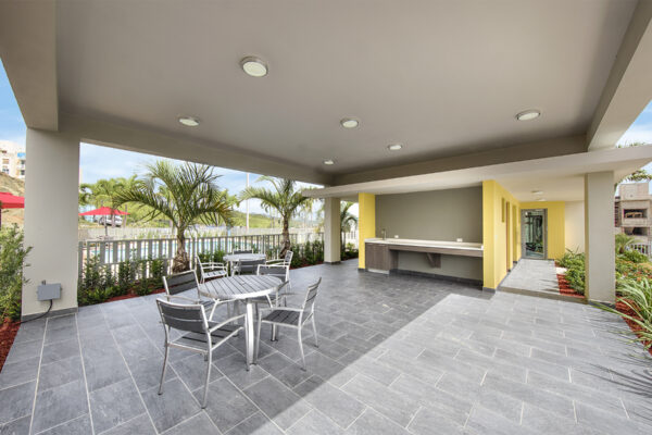 ClubHouse-terrace-CamAlto1